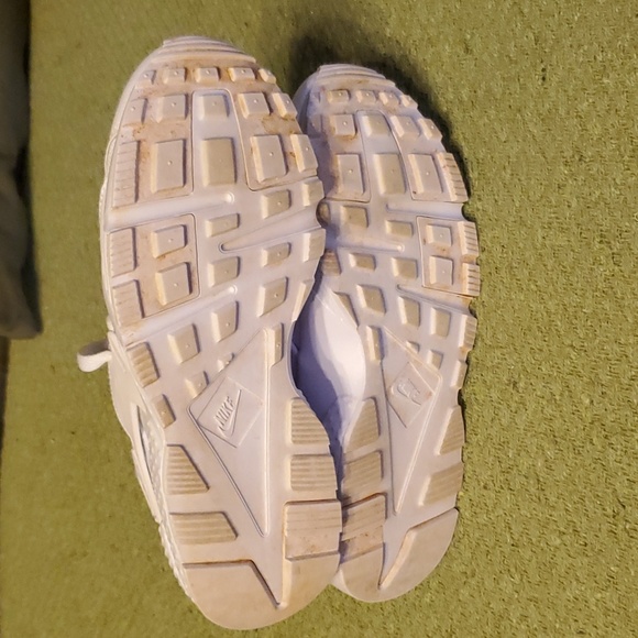 Nike Huarache Run athletic shoes 5.5 Y - Picture 6 of 9